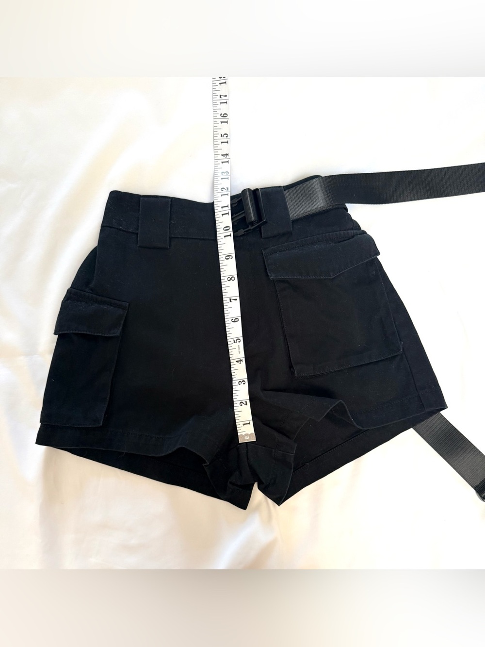 Aritzia TNA  High-Rise Cargo 3” Shorts with  Belt - Picture 15 of 16